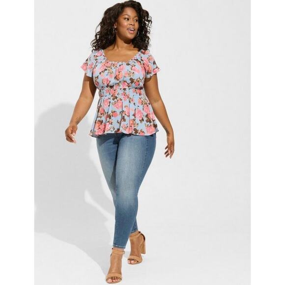 Torrid Tops - Torrid Babydoll Short sleeve Floral Top